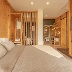 Pagodaview2-Lotuspond-Woodenbathtub